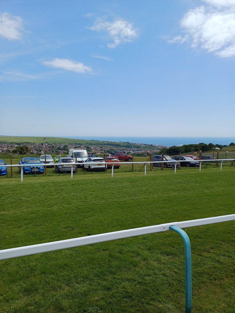 M1Daw's tweet photo. Lovely afternoon at Brighton my first race meeting with an owners badge. https://t.co/0ZIlxy3ITf