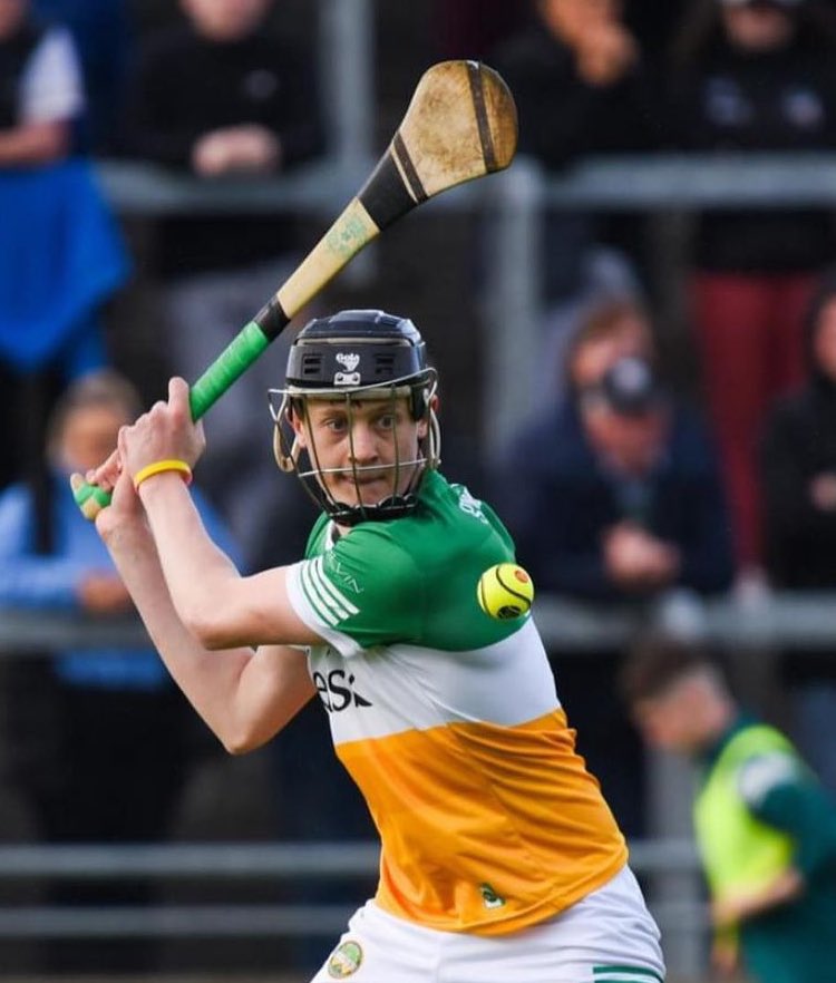 JohnnoKinahan14's tweet image. The hunt now commences for Offaly full-back Ben Miller’s black Gola helmet which was last seen on the pitch in Nowlan Park last Saturday! If anyone has seen it or knows its whereabouts please get in touch. Valuable and badly needed back ASAP! All RT’s greatly appreciated