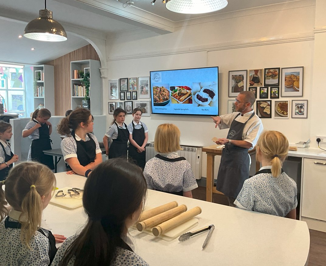 Year 4 visited @flavourscookery to prepare and taste three “Ancient Chinese” dishes as part of their learning about the Shang Dynasty. They had a go at making bao buns, egg fried rice, a rice noodle dish and spring rolls 🍚🍜 #StSwithunsItsWhoWeAre