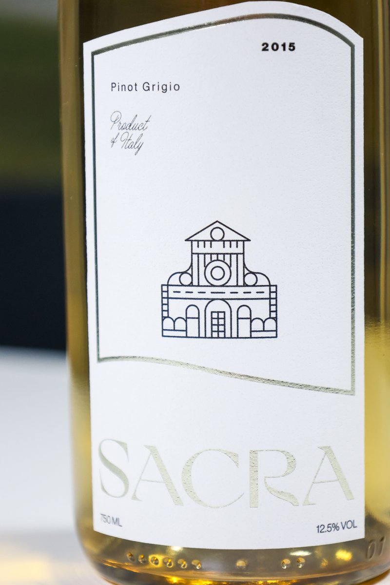 This sophisticated wine label design with the Estate 8 label stock from Avery Dennison is a show stopping piece! The luxurious LUXOR® 376 stamps beautifully to create the Sacra bottle!

Cheers to unforgettable wine labels with KURZ!

#KURZusa #AveryDennison #Winelabeldesign