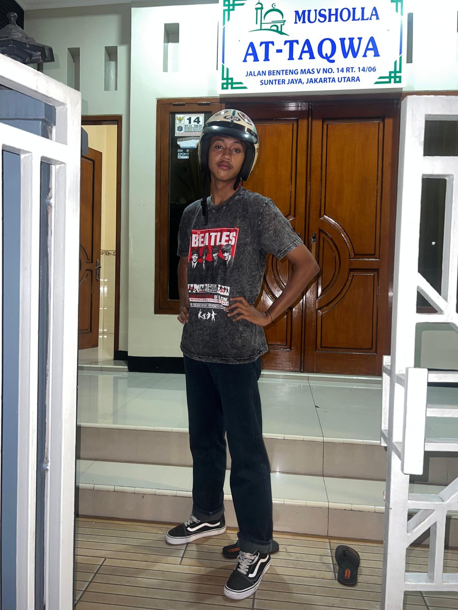 arielsbntr's tweet photo. berangkat https://t.co/XfhGvucJfG