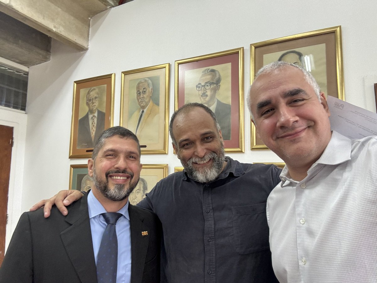 Juntos los decanos de FACES de la UCV, <a href="/enlaucab/">UCAB</a> y <a href="/Unimet/">Unimet</a> 
<a href="/RonaldBalzaG/">Ronald Balza Guanipa</a> 
<a href="/LuisAngaritaEEI/">Dr. Luis Angarita</a>