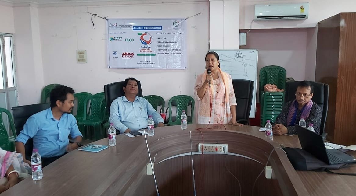 airnews_ghy's tweet photo. World Food Safety Day was observed today at the Conference Hall of the Joint Director of Health Services (DHS) in Kokrajhar, emphasizing the importance of maintaining food safety to ensure public health. @kokrajhar_town 
#AkashvaniPics: Preetam https://t.co/OJwIFcHfjb