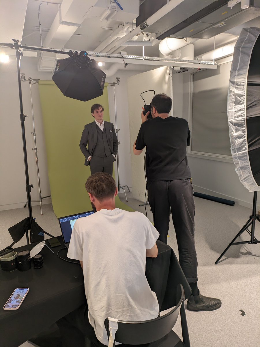 DecorteDr's tweet image. Yesterday I was at @CondeNast doing an hour-long #photoshoot for an upcoming @WIRED piece on @DecorteFuture&apos;s sound-to-health #AI, which will set out the journey to the #foundationmodel we&apos;re building in the present day, all the way from our exoskeleton beginnings. Video 👇