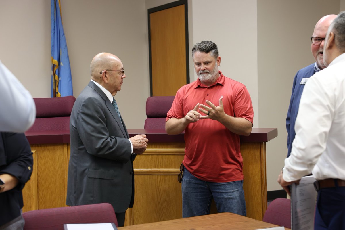 Governor Bill Anoatubby tweet media