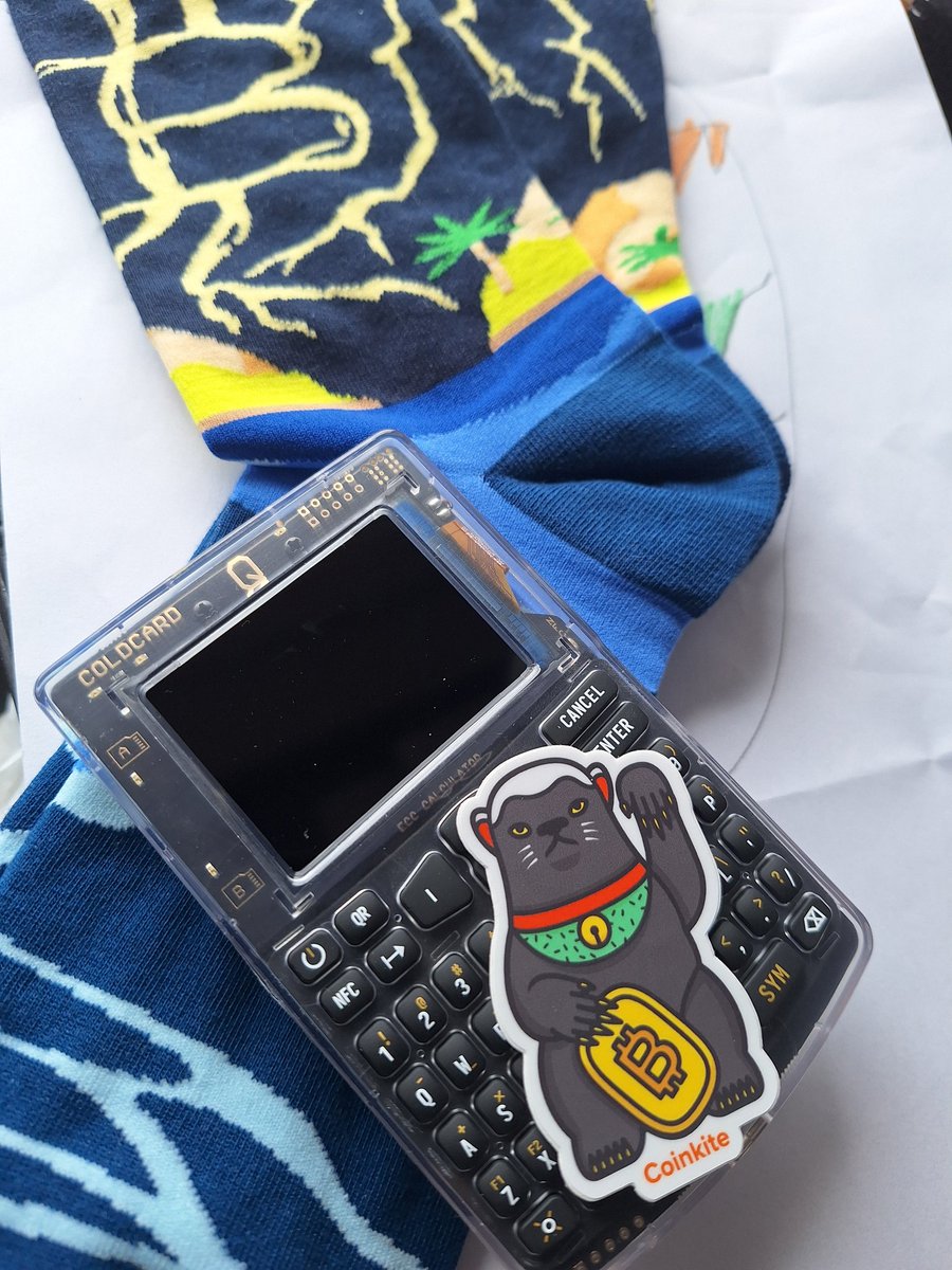 Perceive_Achive's tweet photo. Ready for the #weekend @mtsocks @COLDCARDwallet #SecureYourBitcoin #Btc https://t.co/sz6N8Ta0hb