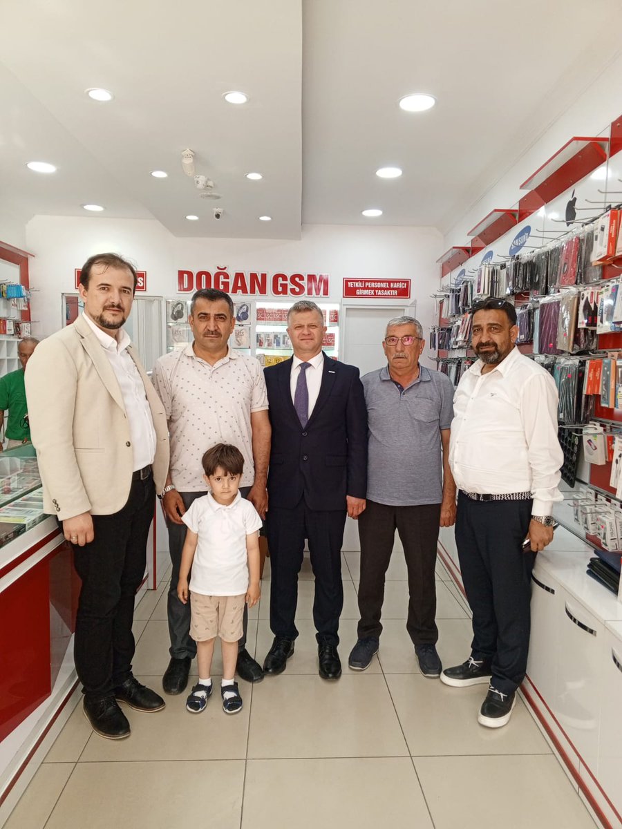 Şube Başkanımız Eyüp Tan ve Yönetim Kurulu Üyelerimiz, Üyemiz Gülfij Arzu Aydemir'i (Gülfij Flower Cafe), Üyemiz Cuma Doğan'ı (Doğan GSM) işyerlerinde ziyaret ettiler.

Üyelerimiz'e misafirperverliklerinden dolayı  teşekkür ediyor çalışmalarında başarılar diliyoruz.