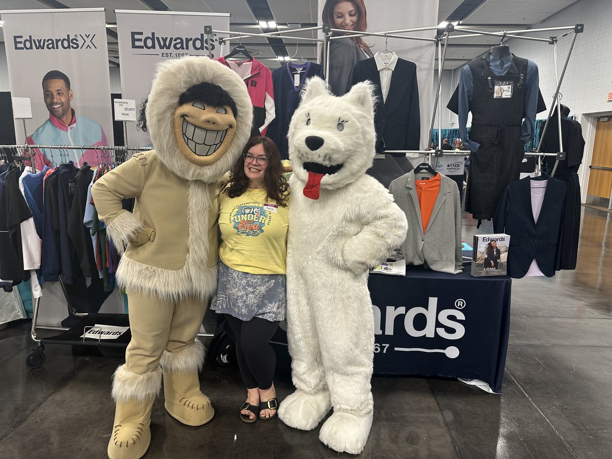 EdwardsGarment's tweet photo. Staying busy in Oklahoma this week! Thank you to everyone who stopped by to see Julia and the Edwards booth. https://t.co/WGuIva203R
