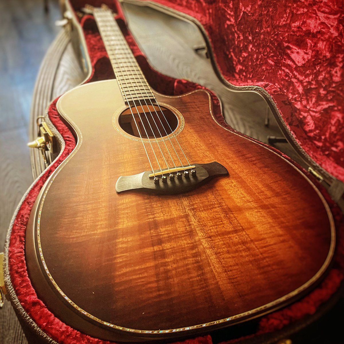 DetroitGuitar's tweet image. @TaylorGuitars #BuildersEdition #K24ce.