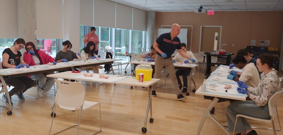 docs4cambridge's tweet photo. Last activity for #ROMPWeek suturing clinic led by Dr. Jay Geddes -wonderful group of med students from @uOttawaMed https://t.co/EqxCVAUVcu