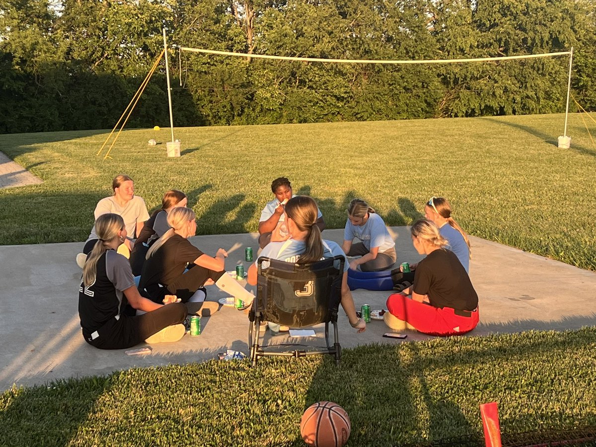 KYClassicSoftb's tweet photo. KC camp out! https://t.co/iwdROUXOcs