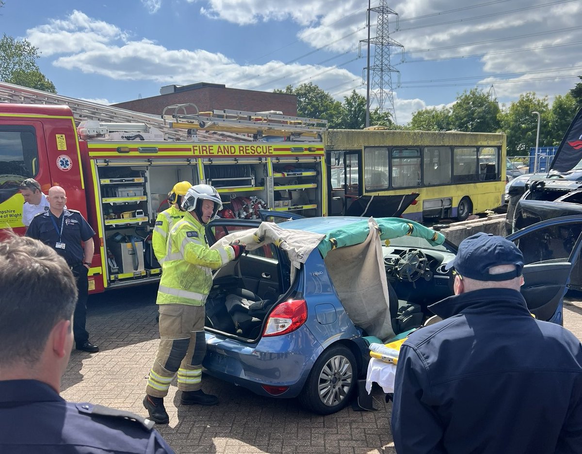Hampshire & Isle of Wight Fire & Rescue Service (@hantsiow_fire) on Twitter photo 🚗 Our specialist road traffic collision rescue experts in <a href="/HIWFRS_LandD/">HIWFRS Learning & Development</a> hosted an emergency services development session for partners this week at the #HIWFRS headquarters in Eastleigh.
Read more 👉 bit.ly/JESIPRTC 🚗 Our specialist road traffic collision rescue experts in <a href="/HIWFRS_LandD/">HIWFRS Learning & Development</a> hosted an emergency services development session for partners this week at the #HIWFRS headquarters in Eastleigh.
Read more 👉 bit.ly/JESIPRTC