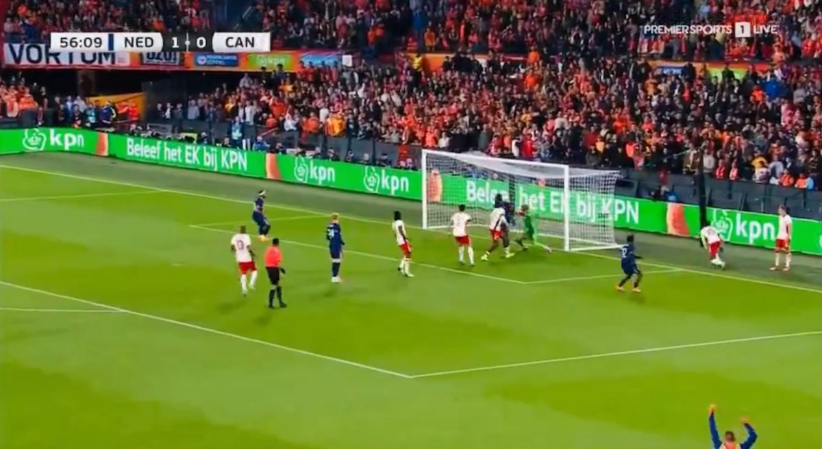 vSamLUFC's tweet image. Classic Marsch defending there. Always been a massive fan of the verticals back line 

#LUFC