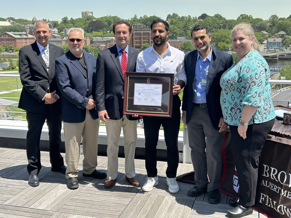 sub3oon's tweet image. اللهم لك الحمد كما ينبغي لوجهك و عظيم سلطانك. 

ولله الحمد حصلت على الزمالة الامريكية في طب الكوارث والازمات والخدمات الطبية الطارئة.

كل الشكر ل هذا الوطن المعطاء، الله يقدرنا ل خدمة وطننا و مليكنا.