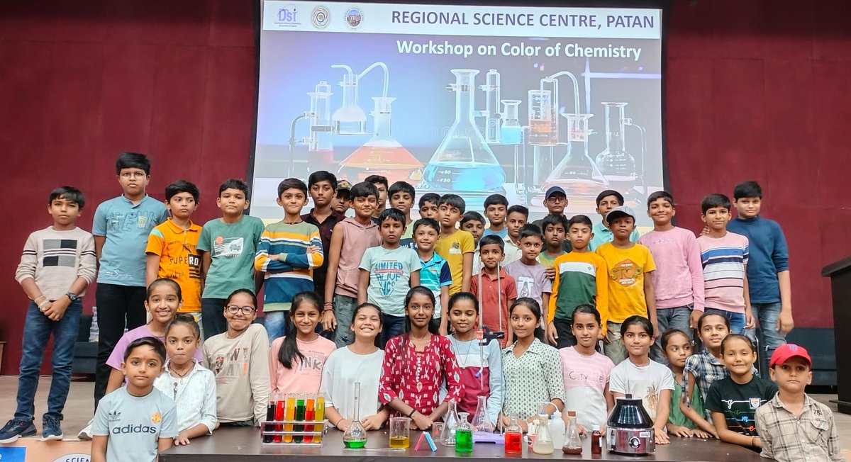 RscPatan's tweet image. @RscPatan માં આજે ત્રીજા સમર સાયન્સ કેમ્પના છેલ્લા દિવસે 7 જિલ્લાની 22 શાળાઓ માંથી આવેલ ધોરણ 6 થી 9 ના 40 વિદ્યાથીઓએ #GUJCOST દ્વારા આયોજિત #RoboFest ગુજરાતમાં ભાગ લેનાર ગુજરાતના બાળકોએ બનાવેલા #Robots ના વિવિધ પાસાઓ સમજ્યા અને #Robotics ની દુનિયામાં ખોવાયા.
@narottamsahoo