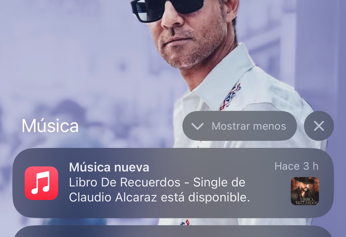 Aleedb_'s tweet photo. Los buenos días y el buen fin de semana ya empezó 🤩👏. Vayan, escuchen y descarguen Libro de Recuerdos ✨ solo tenía que ser @ClaudioAlcaraz 👏 https://t.co/mPGz2n7zQE