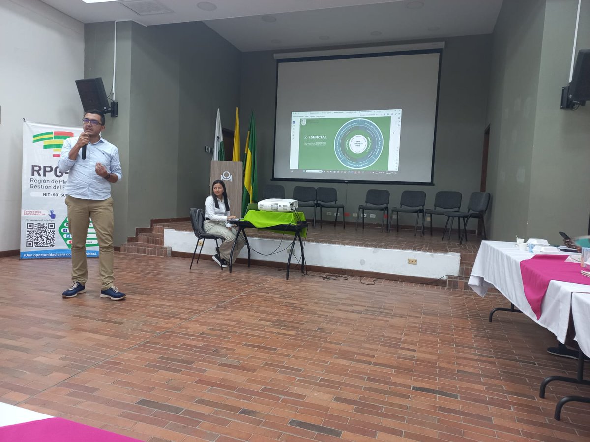 📊Invitados por <a href="/USAID_Colombia/">USAID/Colombia</a>-Colombia Transforma, presentamos los retos del Plan de Desarrollo #PorAntioquiaFirme para el Bajo Cauca.
En articulación con sector privado, academia, sociedad y cooperación internacional, construimos una senda de progreso para nuestro territorio.