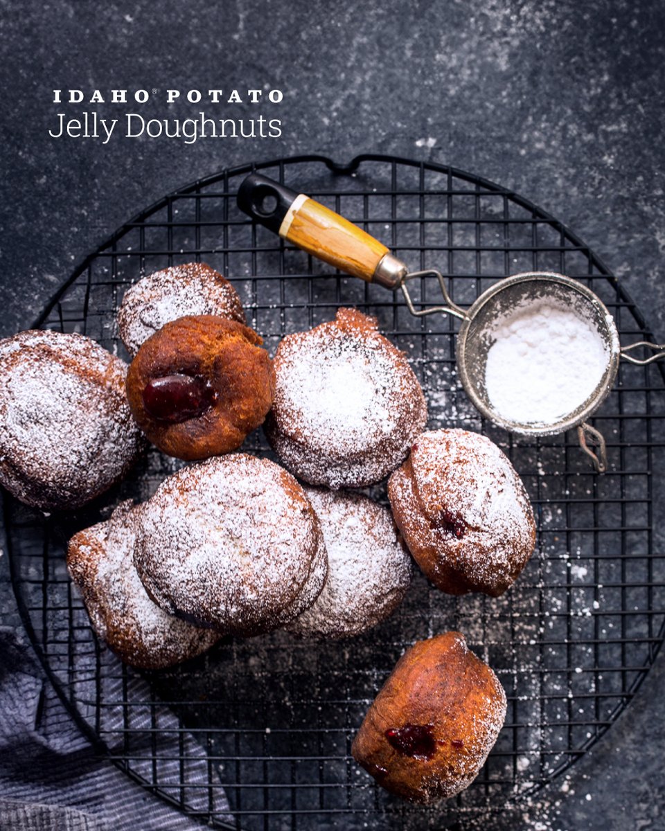 IdahoPotato's tweet photo. Our fluffy potato-based donuts filled with fruity jelly are the perfect way to sweeten up National Jelly Filled Donut Day! https://t.co/TniUcRSZB5 #spudnuts #jellyfilleddonutday https://t.co/VDopJkY9jx