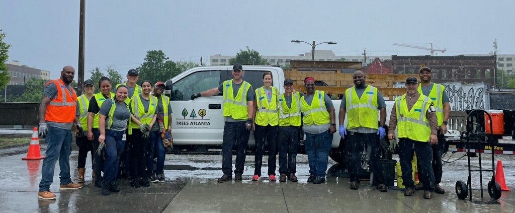 Atlanta Gas Light employees helped the urban forest thrive by volunteering with   
<a href="/TreesAtlanta/">Trees Atlanta</a>. Our team mulched, watered and picked up litter in Downtown Atlanta. #EnergytoServe