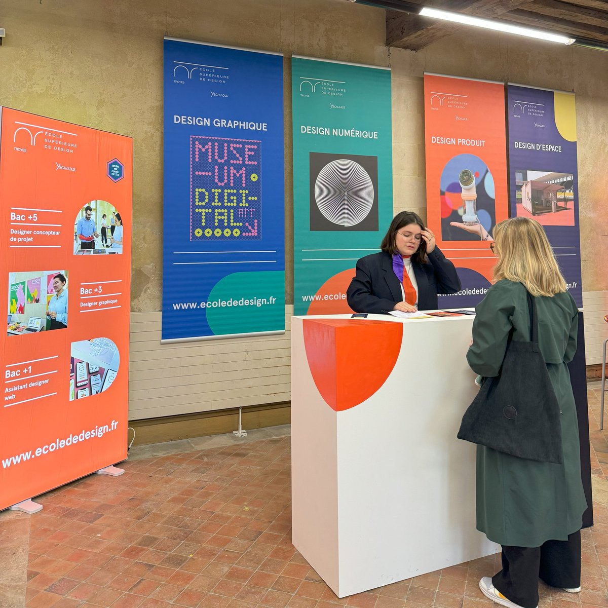 // Nos prochaines JPO //

🗣️ Pour rappel, il est encore temps de venir nous rencontrer !

🔜 La phase complémentaire qui vous permettra de formuler de nouveaux vœux sur Parcoursup débutera le 11/06. Vous avez peut-être des questions à nous poser pour faire votre choix ?

…