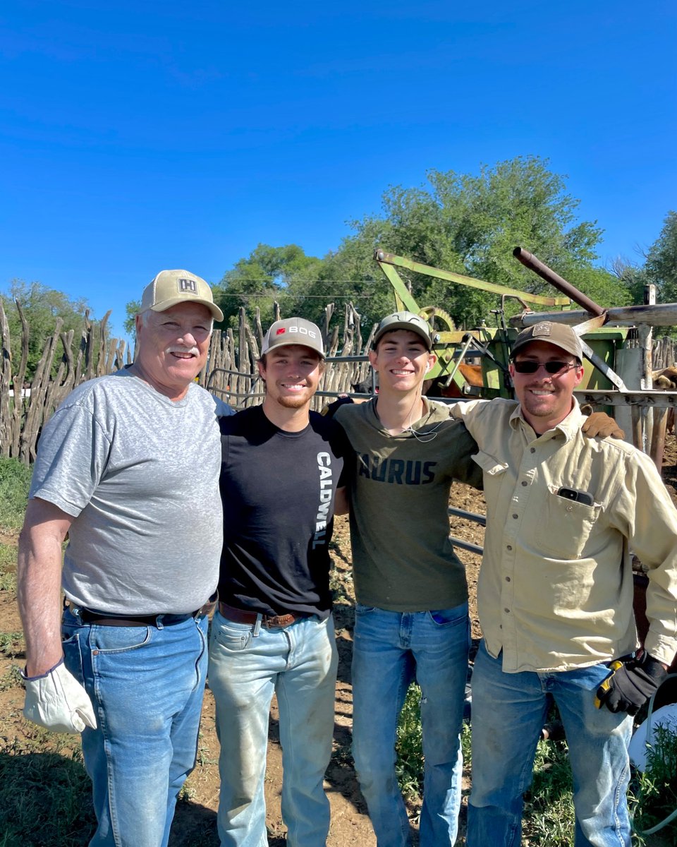 FredEichler's tweet photo. My branding crew. Grandpa, Seth, Trent and Jeb.

#everythingeichler #fulldrawoutfitters #fredeichler #ranch #brandingseason 
#ranchlife #ranching #workingfamily #workhard #teamwork #workingcattle #cattle https://t.co/M0urNYCLE8