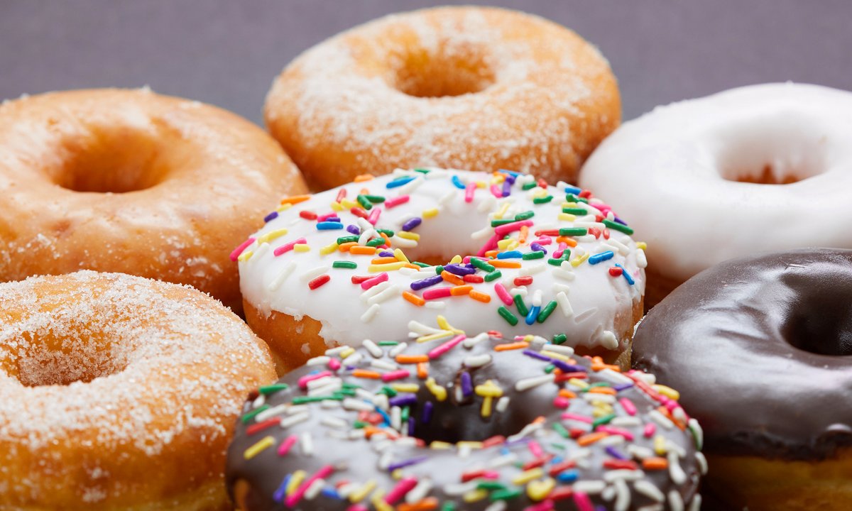 centralcity's tweet photo. It’s National Doughnut Day! Head to @timhortons at Central City and grab a box of delicious doughnuts to share with friends and family. Because every day is better with doughnuts! 🍩💖

#centralcitysurrey #nationaldoughnutday #timhortons #doughnuts https://t.co/yx4bZruYMa