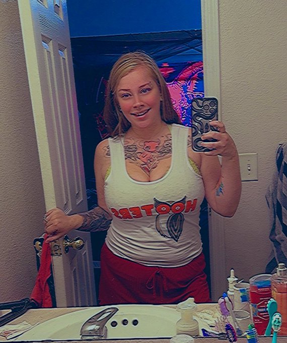 Hooters!!! 🔥🔥🔥🔥 https://t.co/77OIwaZsDc<a href="/tag/flashtrend"class="tags"><span>#flashtrend</span></a>