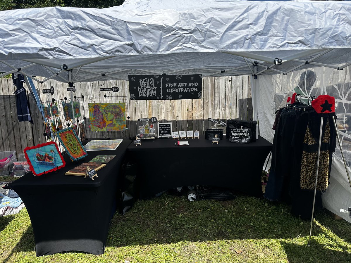 art market from last weekend! i have another tonight and one tomorrow wish me luck 🍀