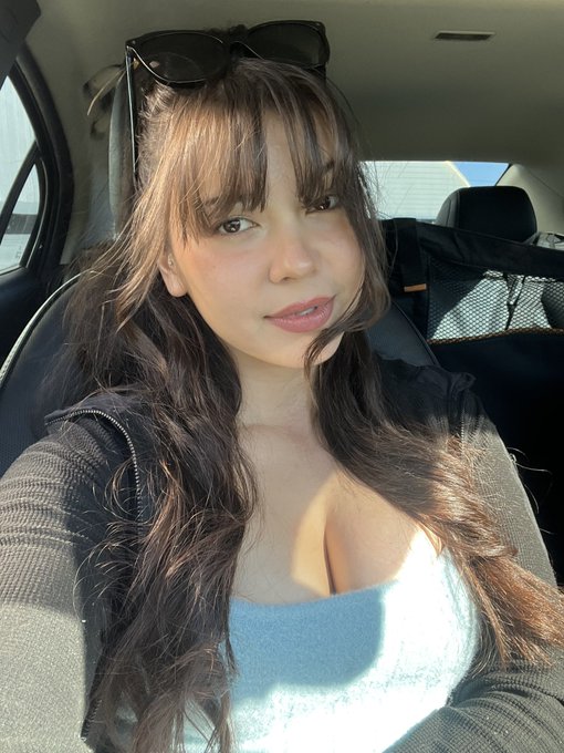 2 pic. Good morning 🩷🩷🩷 https://t.co/3qiNklW3He