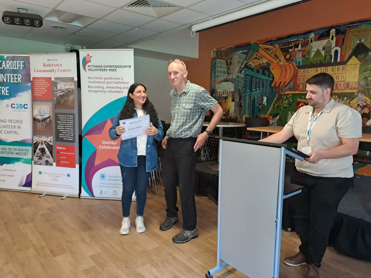 cdfvolcentre's tweet photo. We couldn't end the working week without a celebratory event with our #volunteers! 🌟 Thank you to @ButetownCentre for organising jointly with us to also recognise their volunteers and everything they do. Lovely atmosphere for #VolunteersWeek - thank you everyone who came 👏 https://t.co/Vi9C9n1KCL