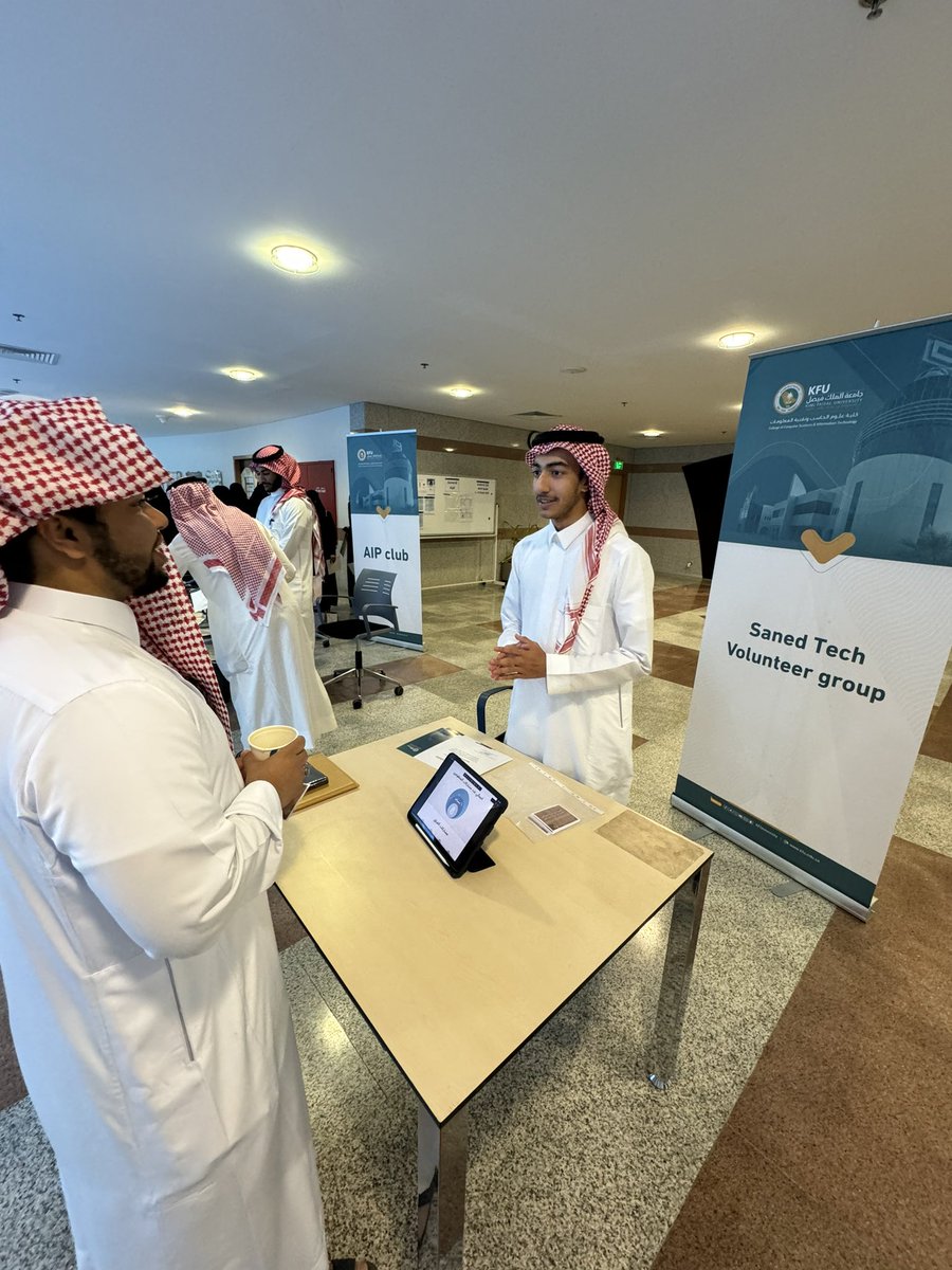 Saned_Tech's tweet photo. مشاركة الفريق في الحفل الختامي للجنة الانشطة الطلابية و المعرض المصاحب (إليت)
 
#فريق_ساند_تيك_التطوعي https://t.co/G9HPGFaLaS