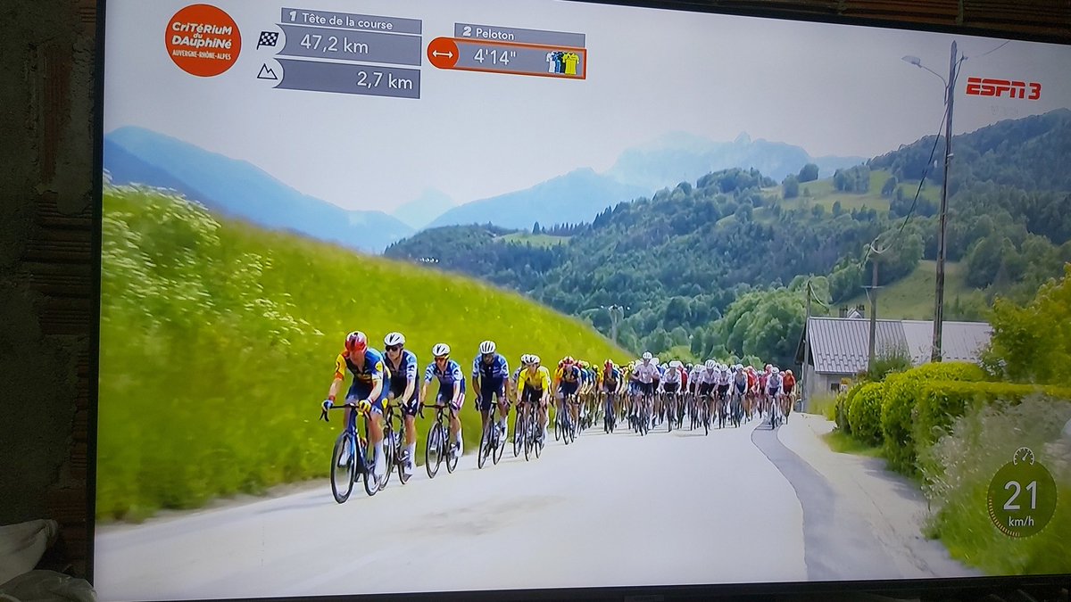 profmaiajr's tweet photo. Pausa no home office para curtir a transmissão da #CritériumDuDauphiné no #CiclismoNaESPN com @renandocouto.
Direto do sertão nordestino, Morada Nova - CE. https://t.co/DJwn7Ne9iY