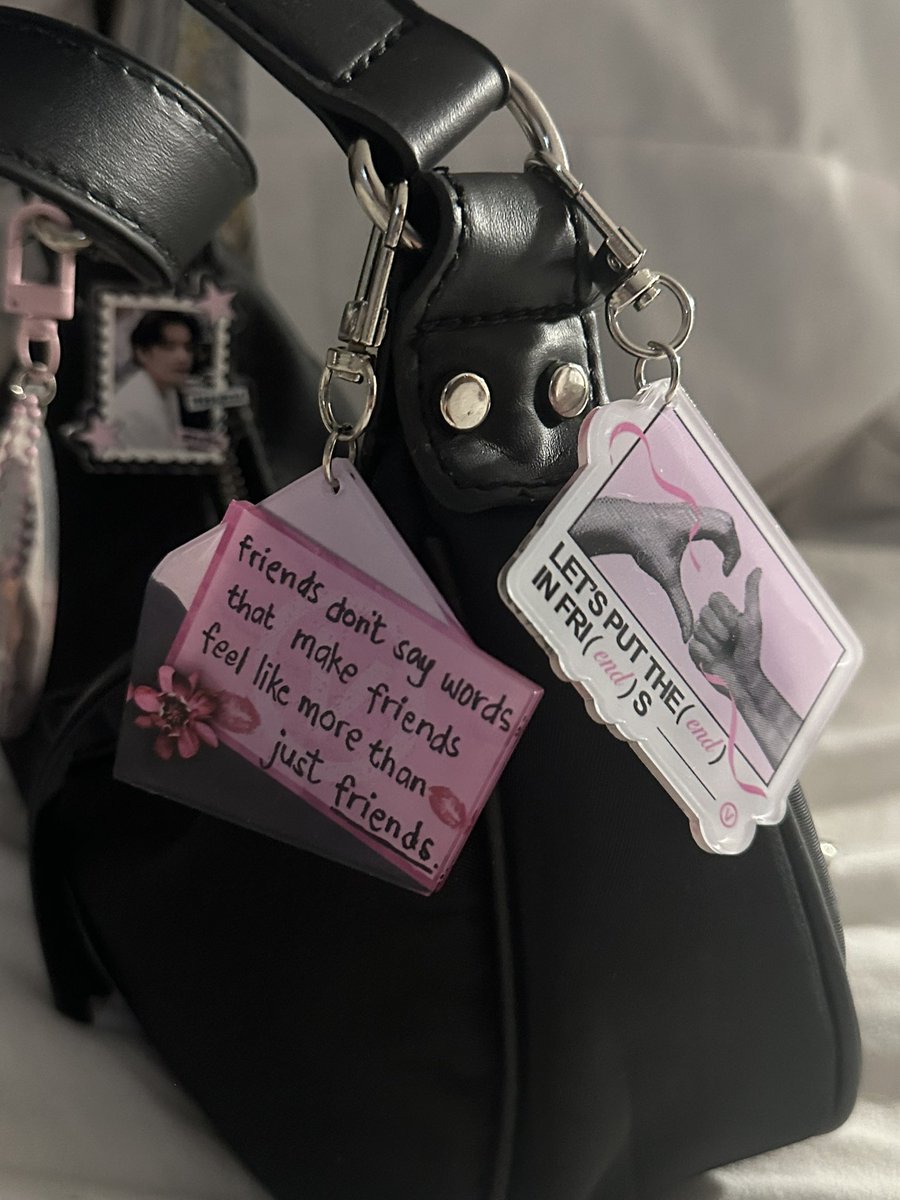 bwipoca's tweet photo. By far the prettiest and most creative keyrings I own ever!!!! 🩷 you never fail to impress me with your art, diva ⭐️ thank you for sharing your work to the world!! (LET’S SEE MORE)
@koospocket #mailsfromdiva https://t.co/7LQACVNL3E