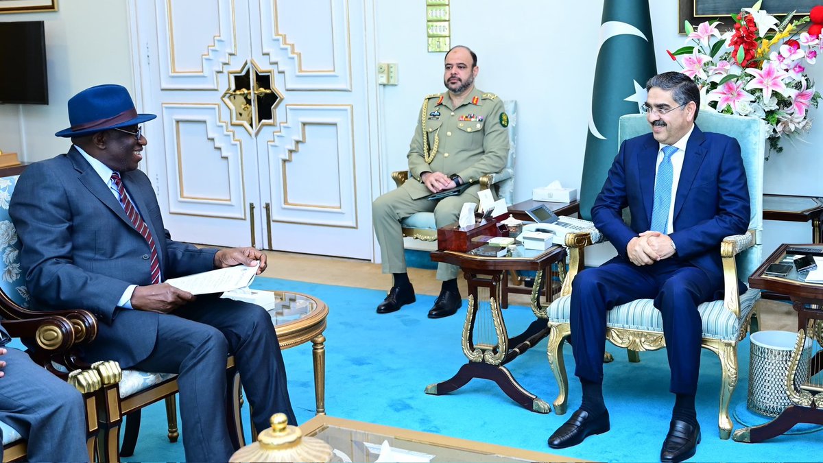 This was one of the  photos of <a href="/GEJonathan/">Goodluck E. Jonathan</a> from his Pakistan trip to monitor elections. We never heard about the Commonwealth election report later.