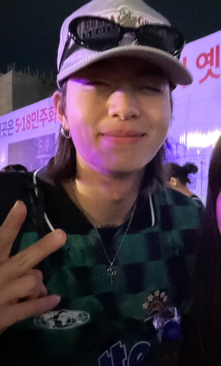gof_xxkkxx's tweet photo. 서울에서 이서방찾기
모래사장에서 바늘찾기
라인업에서 고프 우연히 만나기
사람 오억만명 있어도 my eyes는 고프를 찾아 https://t.co/MMivvv56su