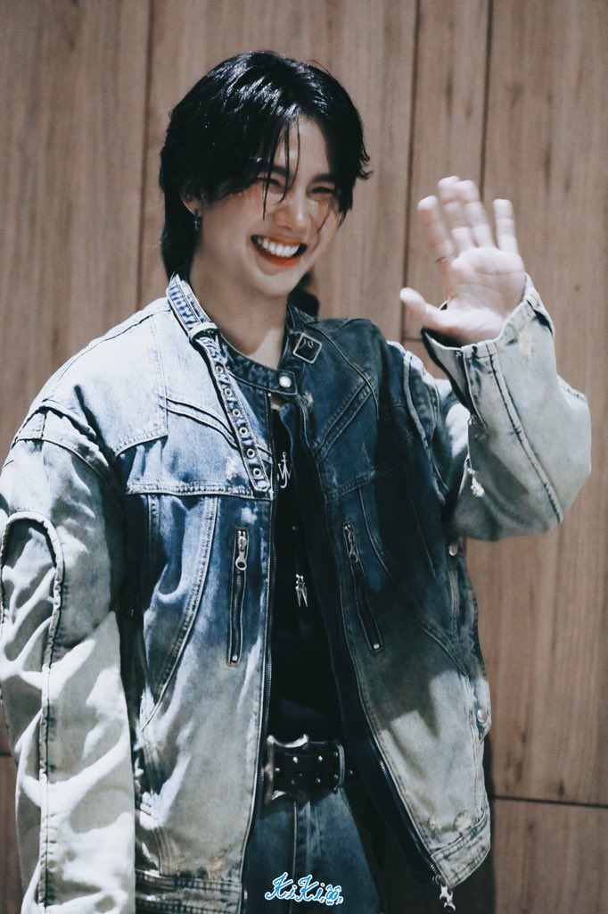 kikibuibuii's tweet photo. Always smiling and waiting for BYL to come💙💙💙
DJ JKP OFFICIALLY 30
@JakeB4rever
#BuildJakapan
 #Beyourluve https://t.co/dkQSTa2PKN