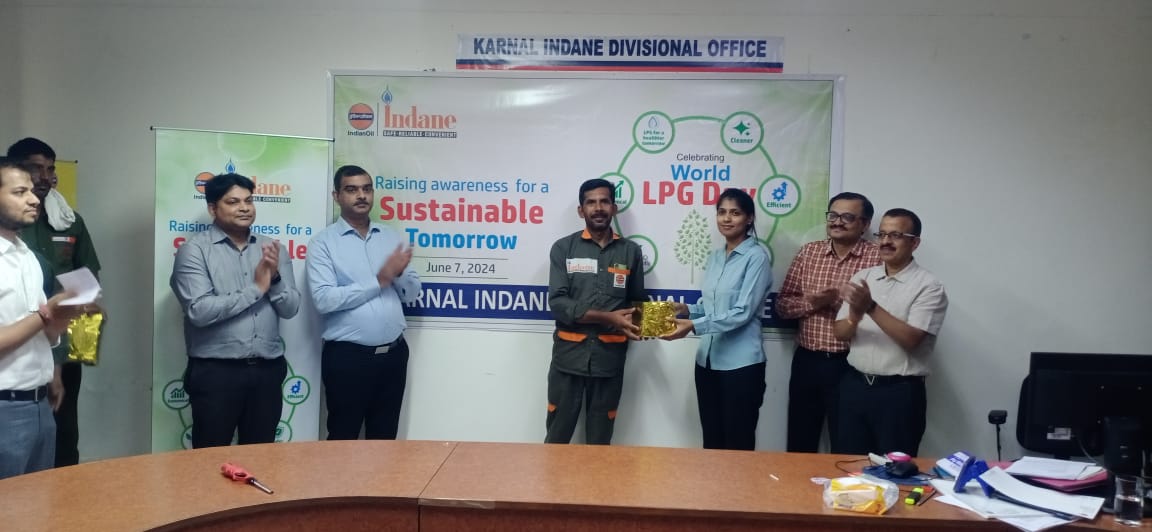 World LPG Day was celebrated today at the Karnal IDO .During the celebration, best performing delivery men in Basic Safety Checks (BSCs) were felicitated. Acknowledging their dedication to safety and expressing the idea of safety first. <a href="/IndianOilcl/">Indian Oil Corp Ltd</a> <a href="/DelhiIocl/">IOCL_Delhi State Office</a> <a href="/ManojGu10100891/">Manoj Gupta</a>