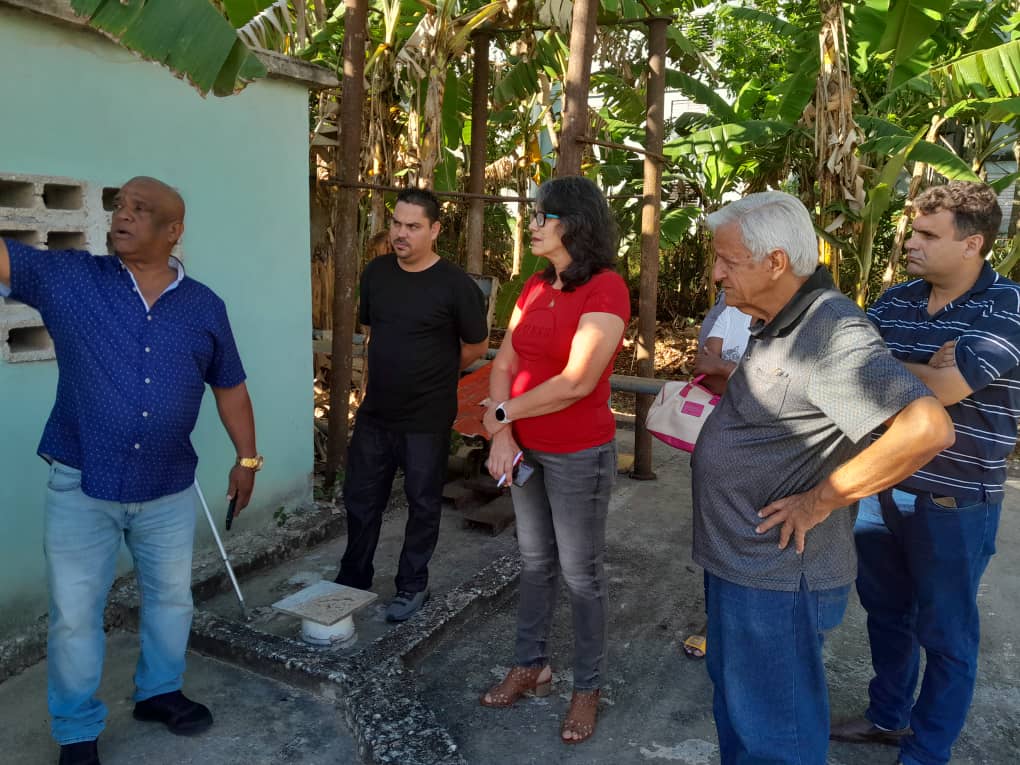 radiocmhw's tweet photo. Como parte de la #VisitaParlamentariaVC. La Comisión de Industria, Construcciones y Energía de la @AsambleaCuba dirigida por Magda Ileana Pérez Matos recorre la estación de bombeo de agua de la comunidad base aérea de #SantaClara. 
#VillaClaraConTodos

✍️ Carlos Mario González https://t.co/2FKwh79t9t