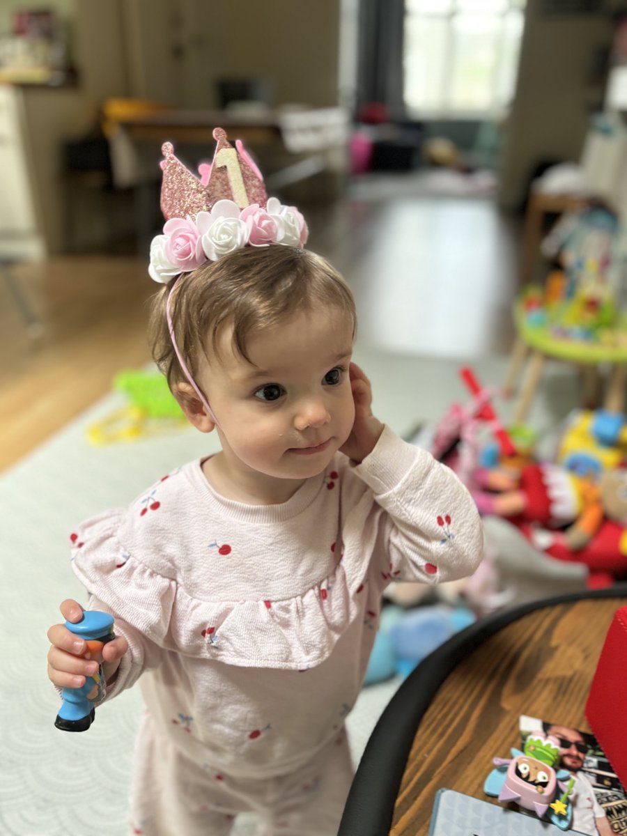 Rebecca Moss tweet media