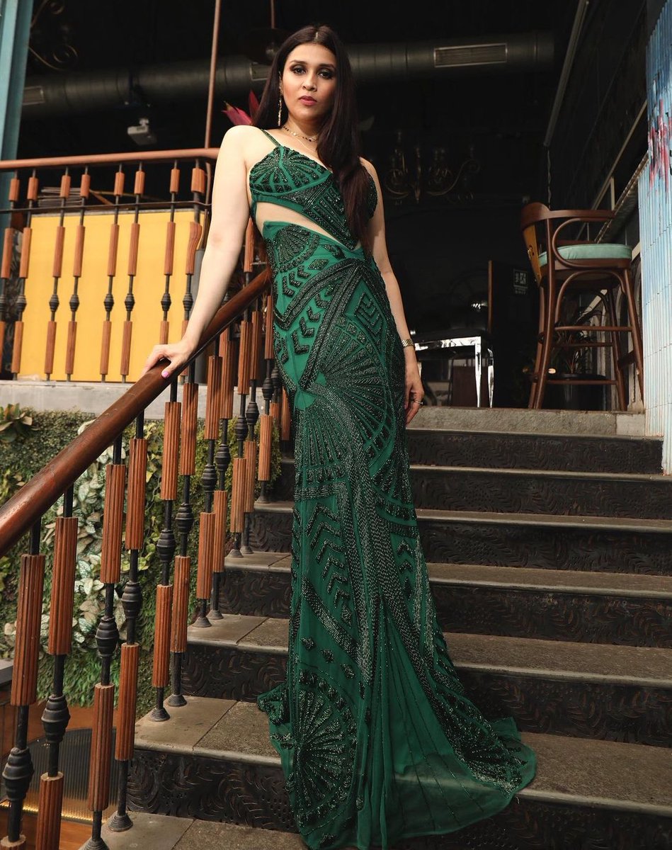 Rubi91379044's tweet photo. Some pictures i thought should be on the tl … waited a longgg for someone to post it!!! 
#MannaraChopra https://t.co/EuNaXPIQ8i