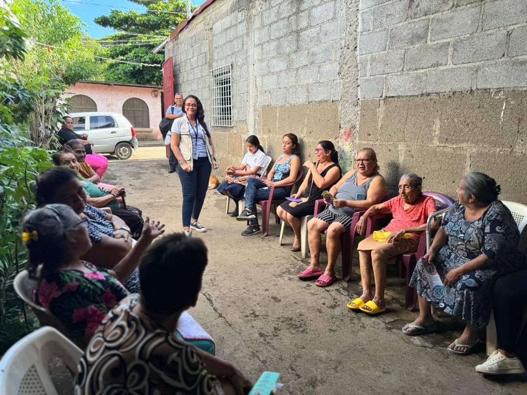 En #Nicaragua promovemos la paz y los derechos humanos. 🕊️👥 Diariamente compañeros de la <a href="/PDDH_Nicaragua/">PDDH Nicaragua</a> visitan barrios y comunidades para promover relaciones armoniosas y divulgar nuestros derechos humanos y deberes #UnidosEnVictorias 🇳🇮
<a href="/cesar_lopezy/">CesarAugustoLopezyLopez 🇳🇮</a> <a href="/Atego16/">@🅰🆃🅴🅶🅾 🇳🇮</a>