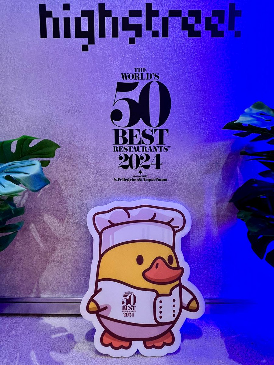 highstreetworld's tweet photo. ✨Highstreet Team had an incredible time @TheWorlds50Best 
🥰It was a pleasure to share and introduce #Highstreet #Metaverse #VR to friends and top chefs from around the world! https://t.co/cQMpelUJWT