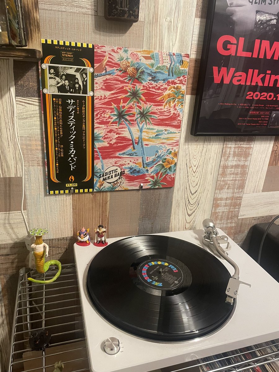 zeppelin0911's tweet photo. レコ屋のおっちゃんにめっちゃクチャ勧められたサディスティックミカバンドめっちゃ良かった笑

#アナログレコード
#サディスティックミカバンド https://t.co/ZtOGYOT80b