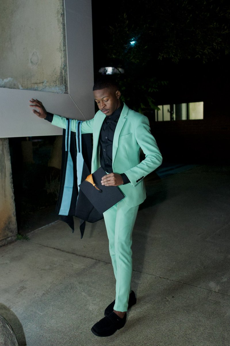 kwaneIe_'s tweet photo. another one, thank you. 🎓🫰🏾 https://t.co/U8NIxH6VSe