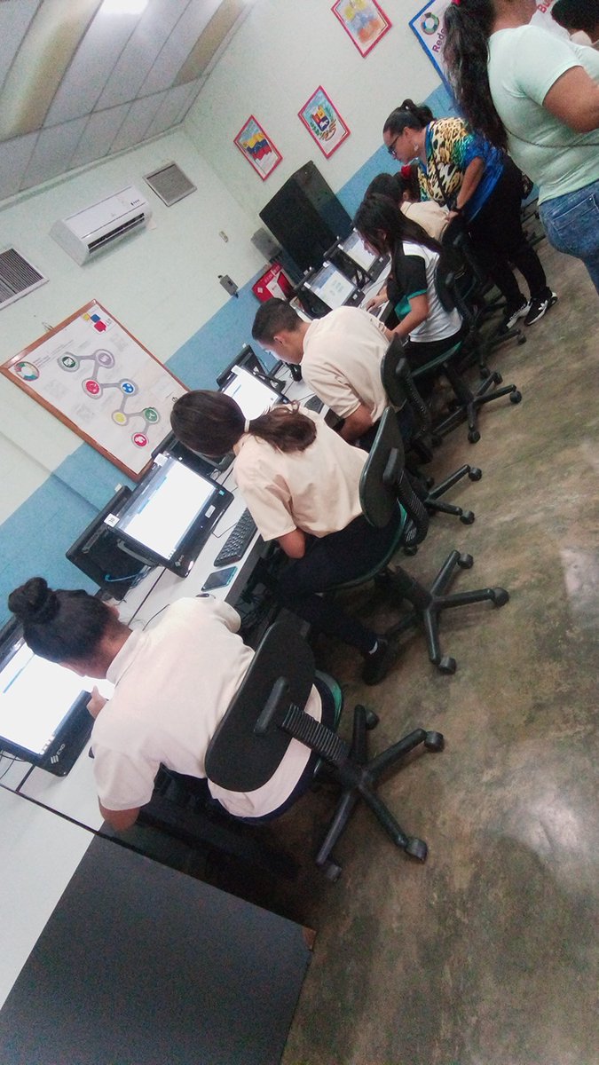 REGISTRO SNI Opsu, Junio, 7/ 2024. Estudiantes de  5to. Año, Liceo "Simón Bolívar" Parroquia Barinitas Mcpio. Bolívar  #SomosFundabit
<a href="/NicolasMaduro/">Nicolás Maduro</a>
<a href="/_LaAvanzadora/">Yelitze Santaella</a>
<a href="/Fundabit_/">FundabitOficial</a>
@MPPEDUCACION
<a href="/JackiePSUV/">Jacqueline Faria</a>
<a href="/CDCEBarinas/">CDCE Barinas</a>
