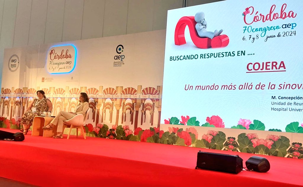 SERPE_ReuPed's tweet photo. Mesa redonda de Cojera: más allá de la sinovitis transitoria con las Dras Mir y Pinedo #70congresoAEP https://t.co/8V0ZWWoFSj