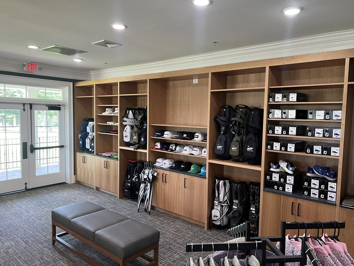 🤩Our renovated pro shop is NOW OPEN! We can’t wait to welcome you back in. ⛳️