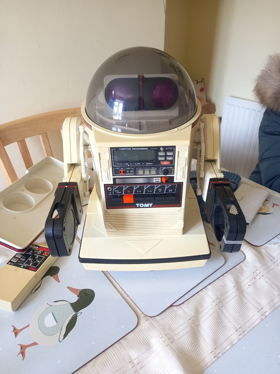 MGoboto's tweet photo. Omnibot...definitely a big boy! 😁 https://t.co/JnhwN4CAxR