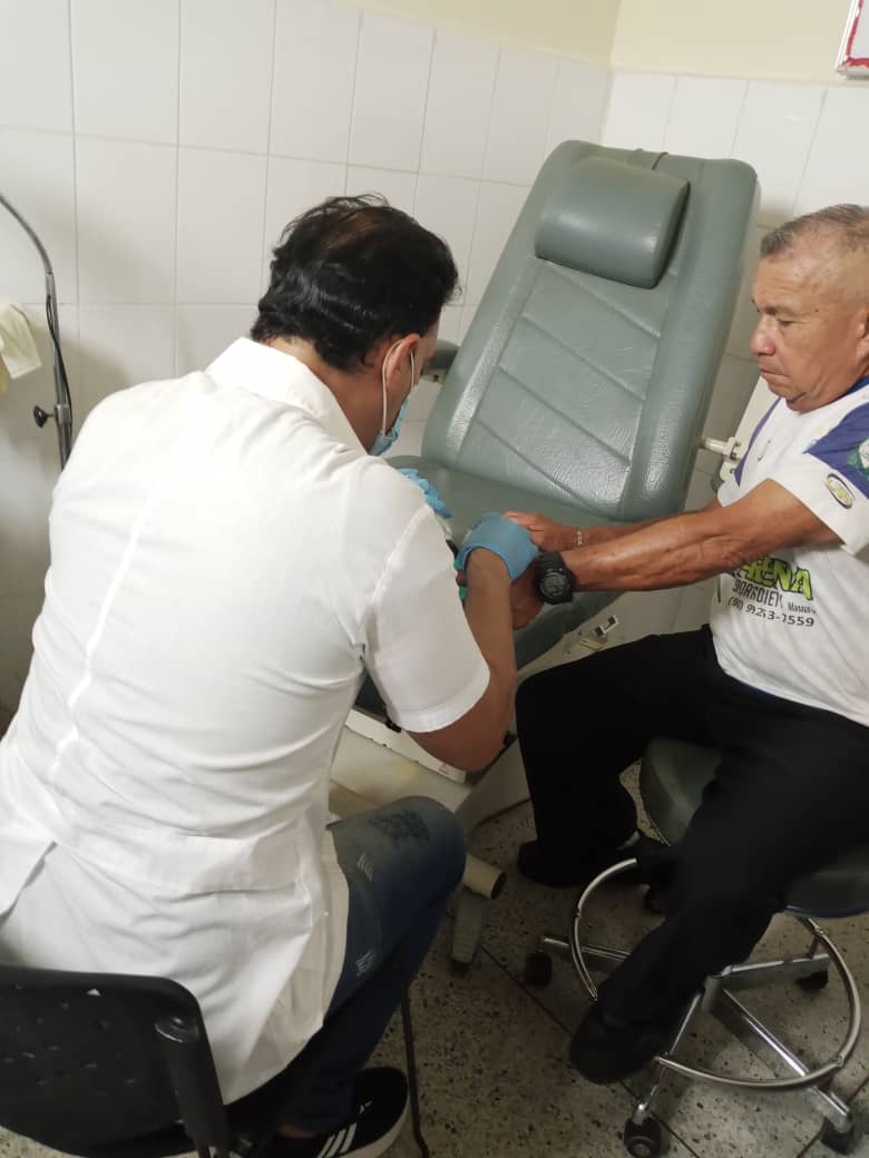 BellaVistaCDI's tweet photo. Servicio de podología del CDI Bella Vista del estado Bolívar brindando servicios de calidad al pueblo venezolano.
@Cubacooperabol2 
@cubacooperaven 
@japortalmiranda 
@MINSAPCuba 
@CubaVa_Bolivar2 https://t.co/IYxJ9t3R2g