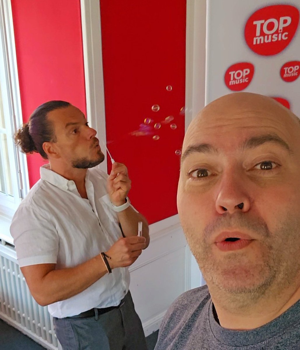 Oh les belles bulles 😁 Bonjouuuuuuuuuur c'est le dernier 16-19 de la semaine 😃